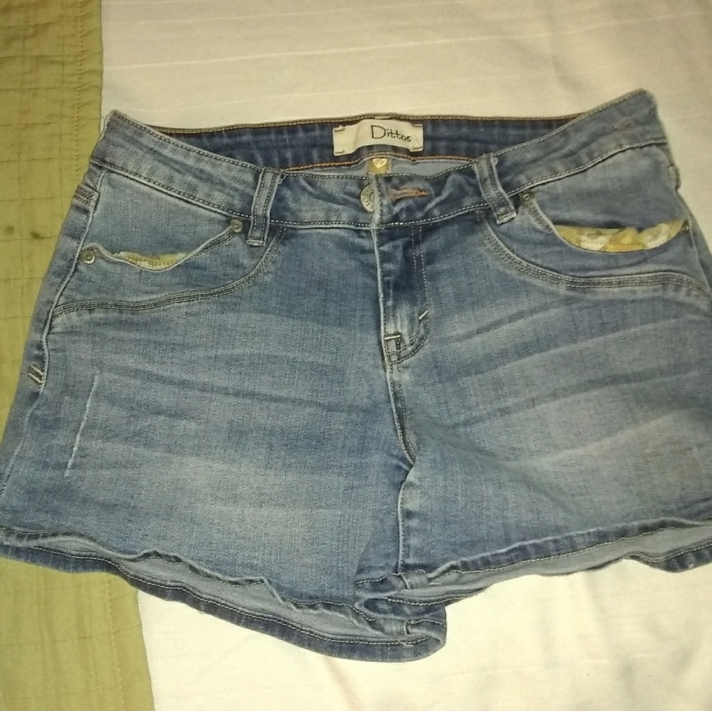Daisy Duke shorts